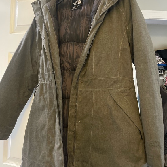 The North Face woman'sgray Puffer Jacket